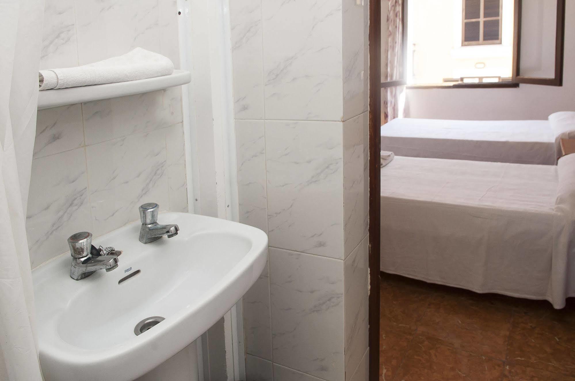 Surfing Concept Hostel Cala Ratjada  Zewnętrze zdjęcie