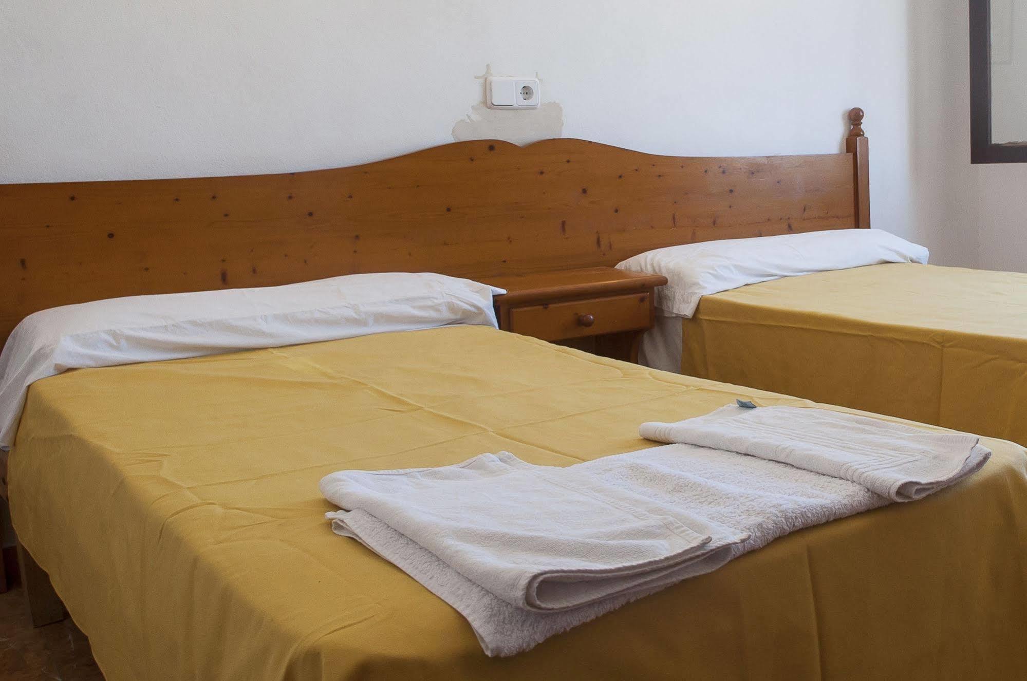 Surfing Concept Hostel Cala Ratjada  Zewnętrze zdjęcie